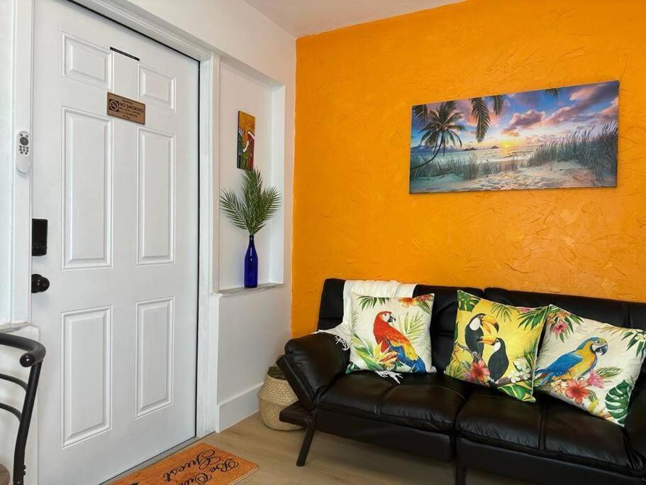 Sleeps 3, Casa Tropical In Miami Appartement Buitenkant foto